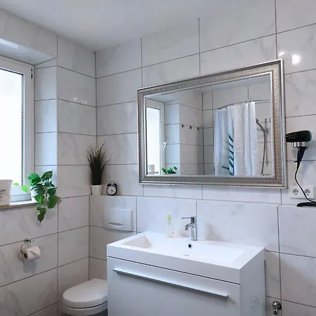 Platz Fuer Gruppen - 4 Schlafzimmer Mit Tv Appartamento *