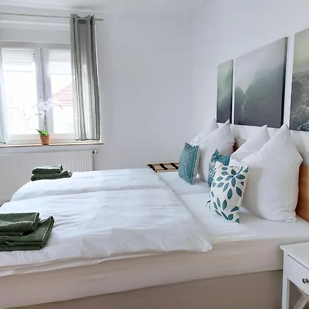 Platz Fuer Gruppen - 4 Schlafzimmer Mit Tv * Ulma