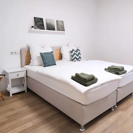 Platz Fuer Gruppen - 4 Schlafzimmer Mit Tv Ulma